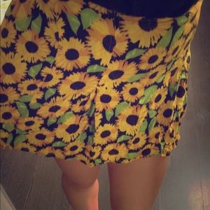 Mini sunflower skirt